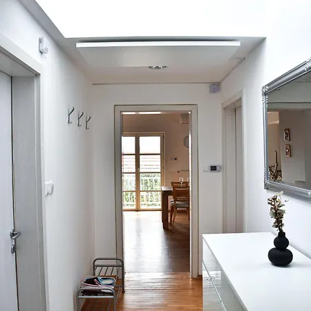 Apartment Sina *
